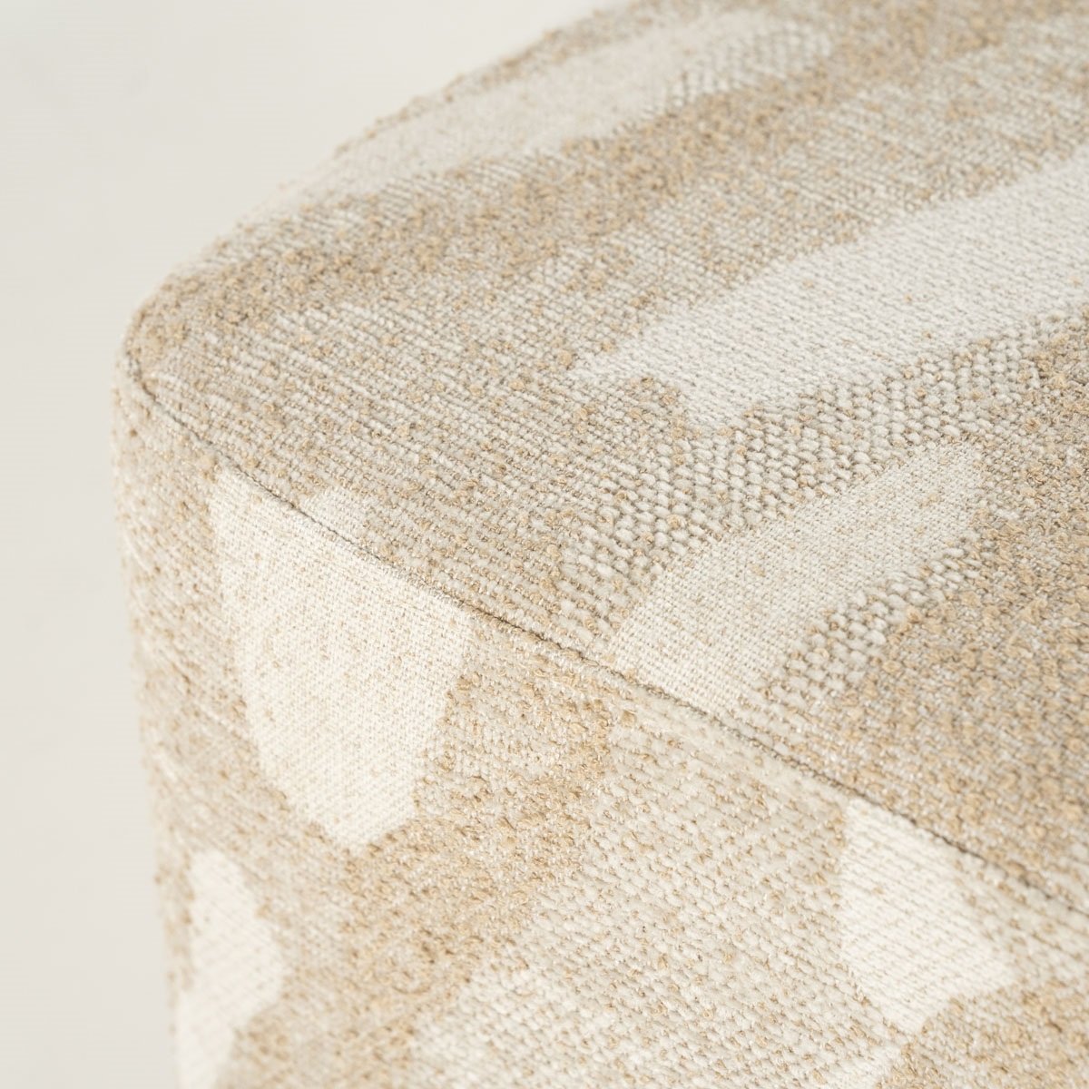 Sitzpouf Hocker Rytm 43 x 43 cm Stoff beige mit Muster Pouf