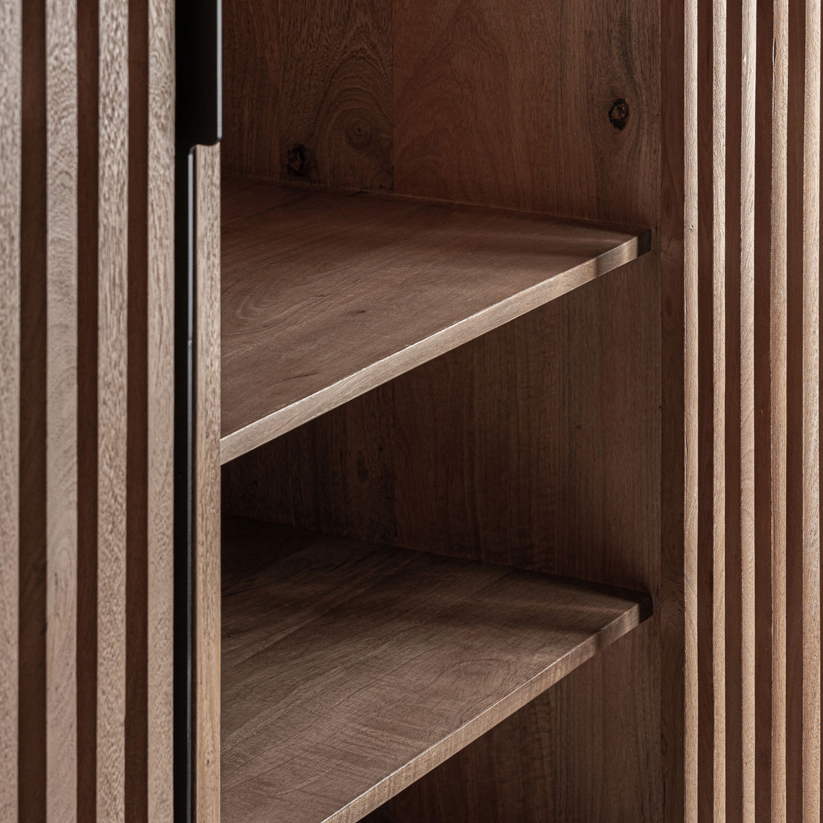 Highboard GÀBIA H 195 cm Mangoholz hellbraun Kleiderschrank