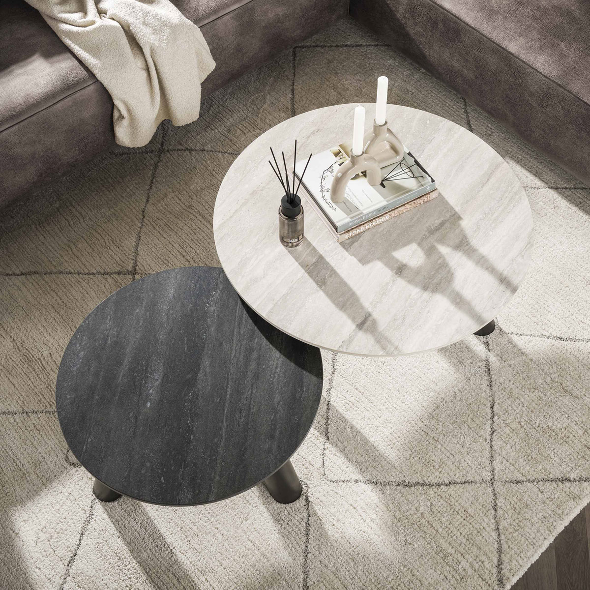 2er Set Couchtisch Bianco & Nero Travertin Edelstahl