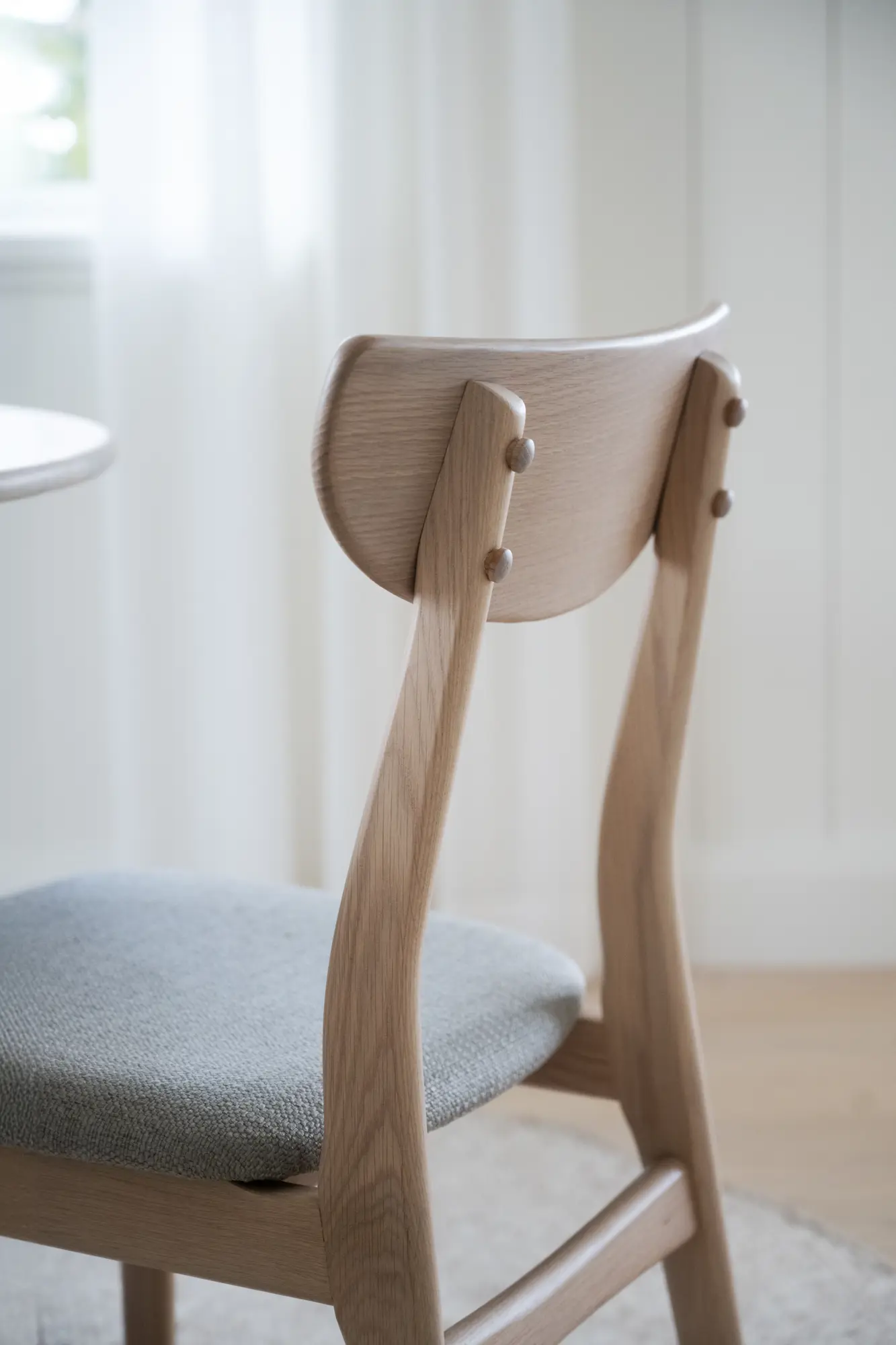 Esszimmergruppe VAIRMOUNT komplett Esstisch rund Ø 120 cm beige weiß mit 4 Stühlen
