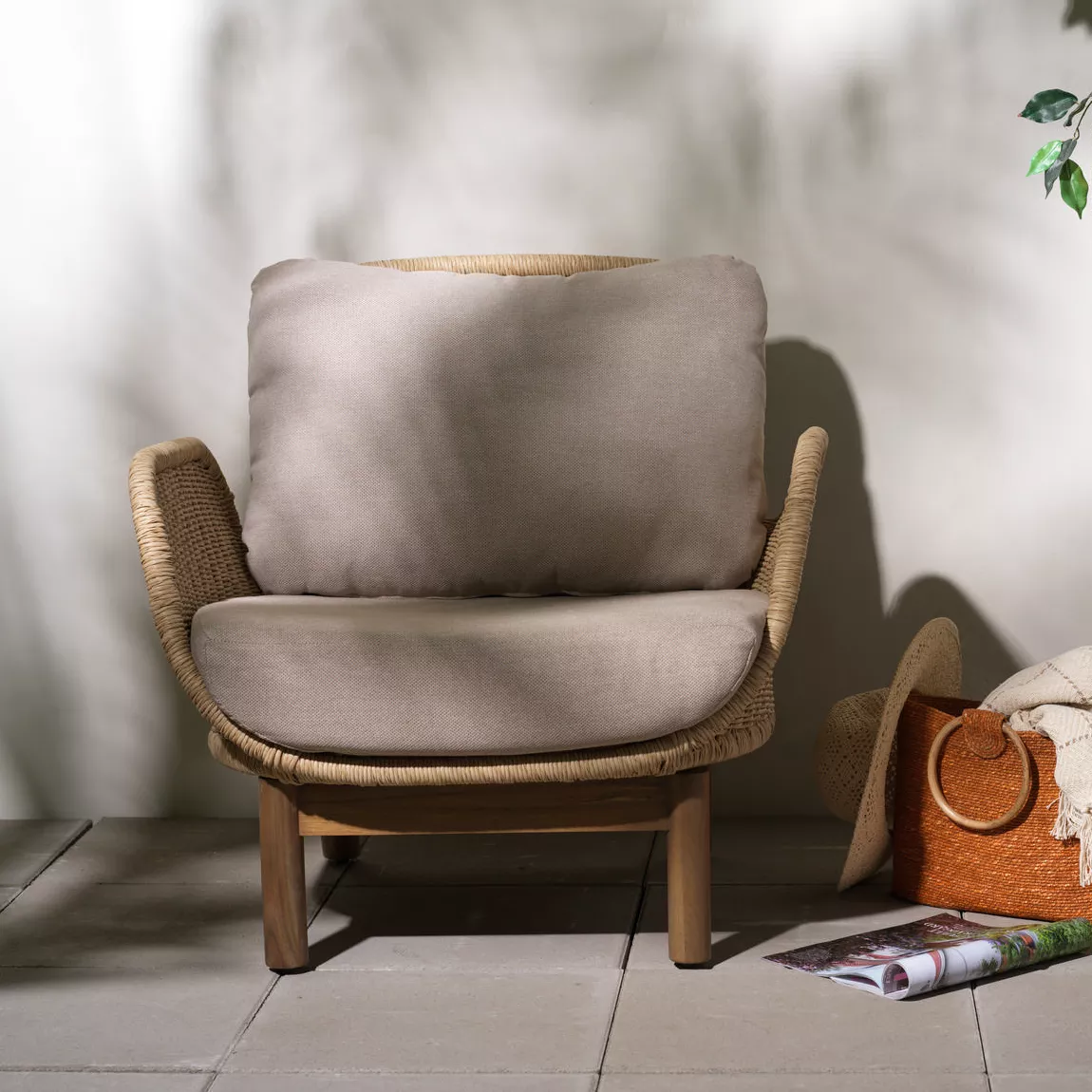 Gartensessel Lounge Sessel Lily mit Kissen Kunstrattan Teakholz