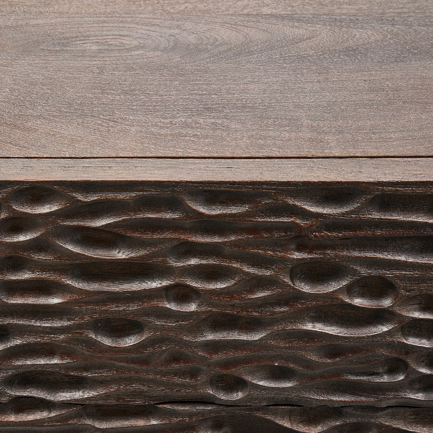 Nachtschränkchen CRUMBLE H 63,5 cm Schublade Mangoholz wallnussfarben