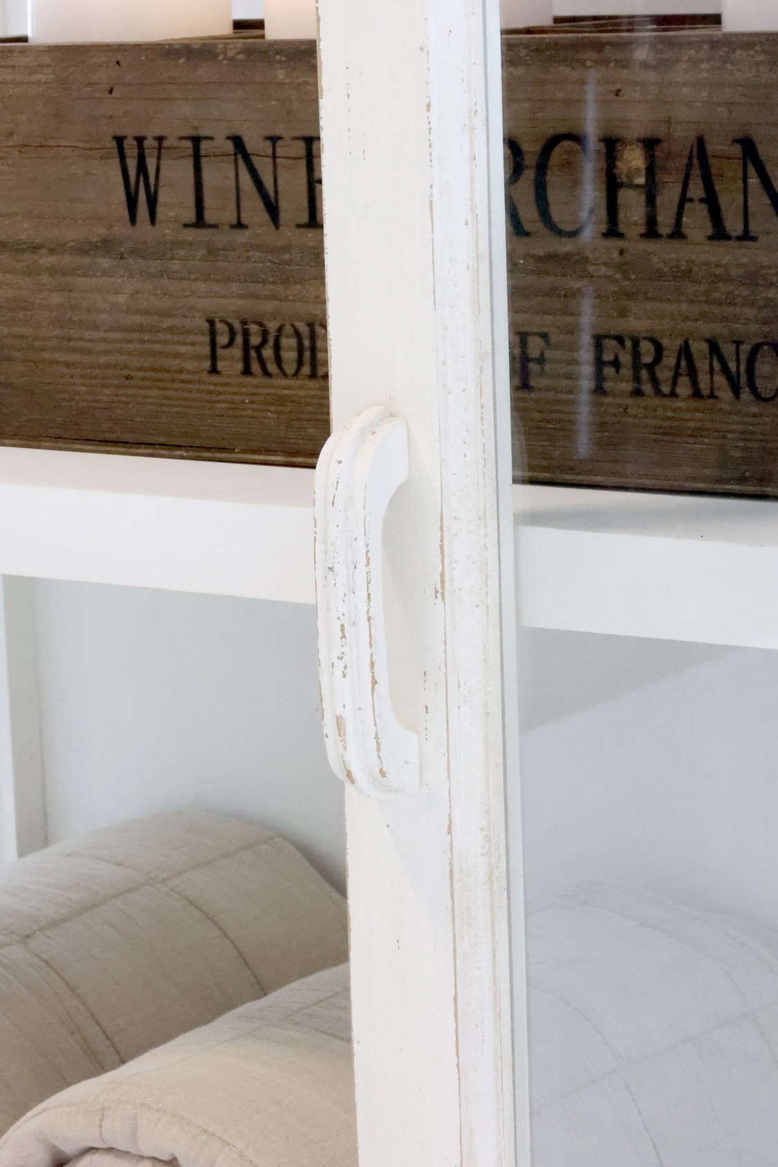 Vitrine Vitrinenschrank m. Glastüren antik creme