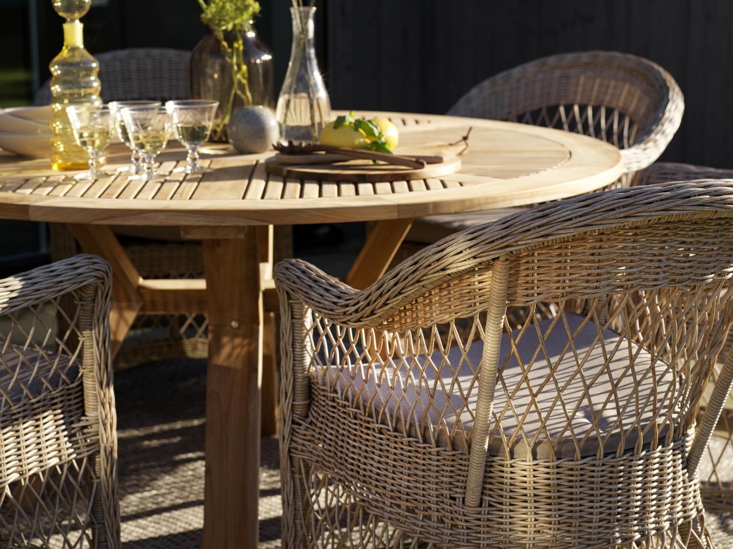 Gartentisch 150 cm rund Teakholz CIRCUS natur