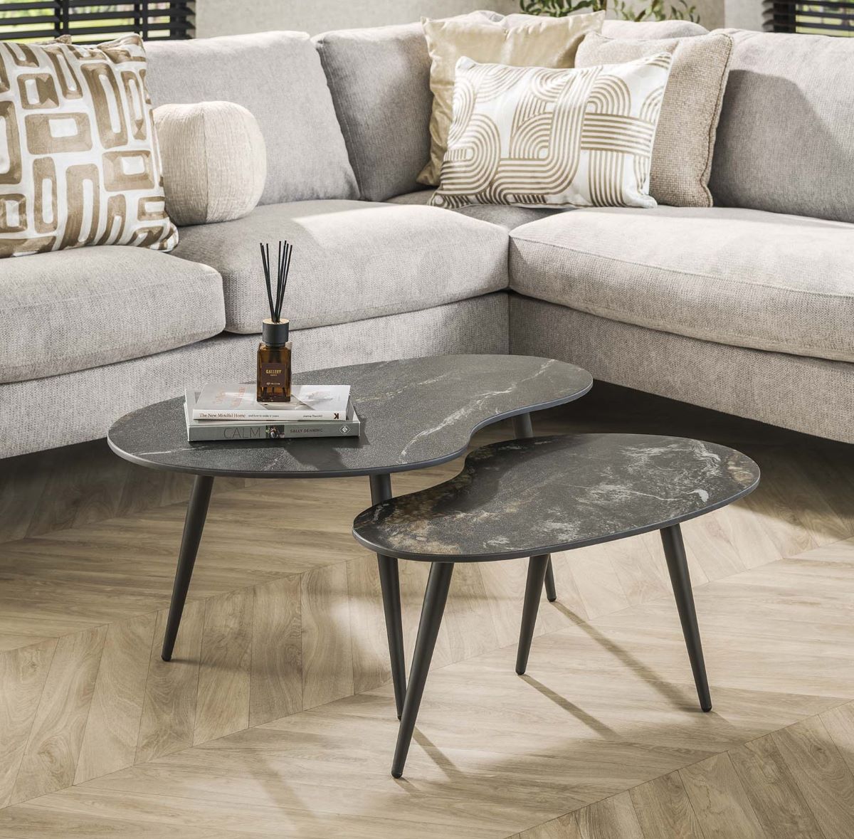 Couchtisch organisch 2´er Set CURVÉO Keramik Fossil