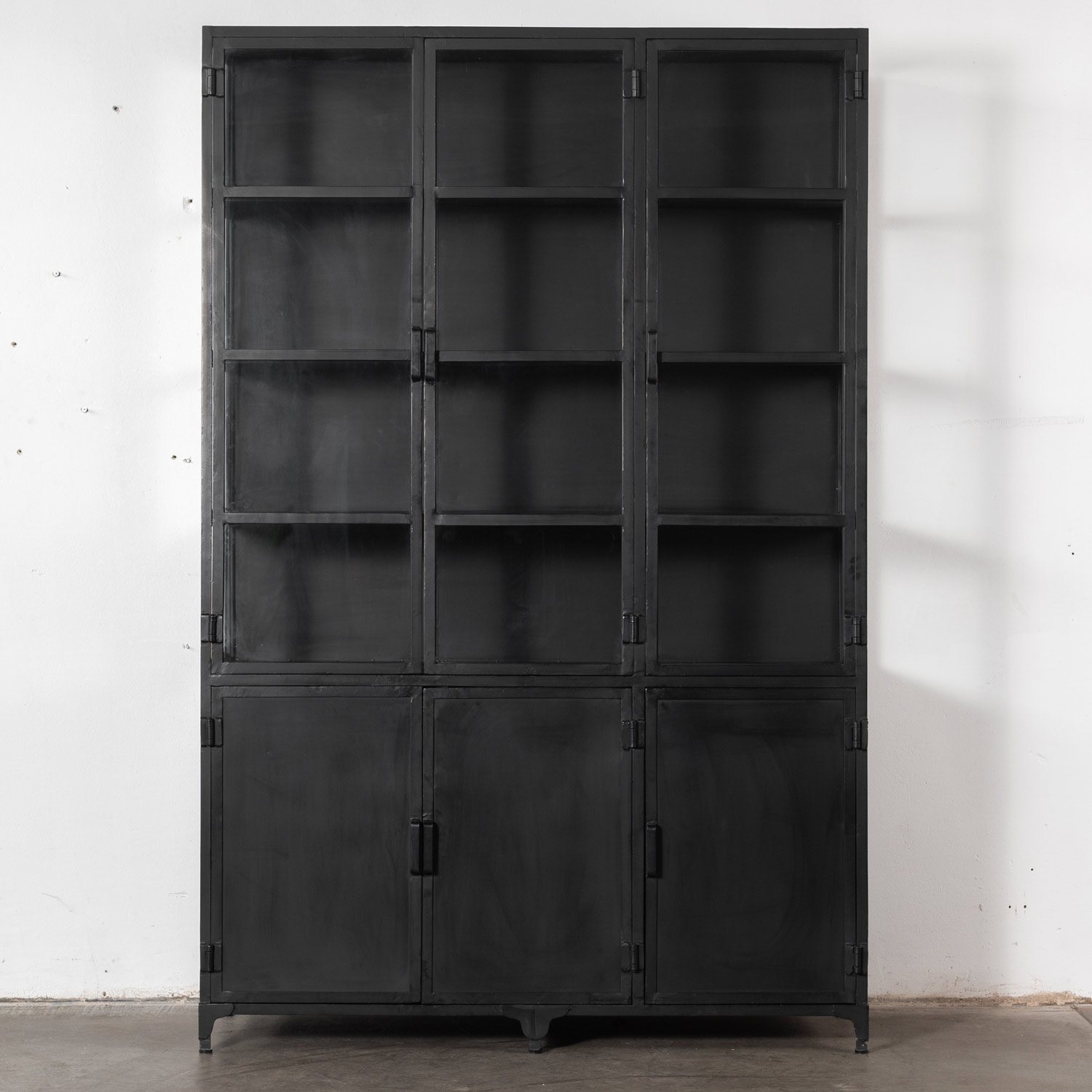 Industry Vitrine MILA aus Metall Schrank schwarz