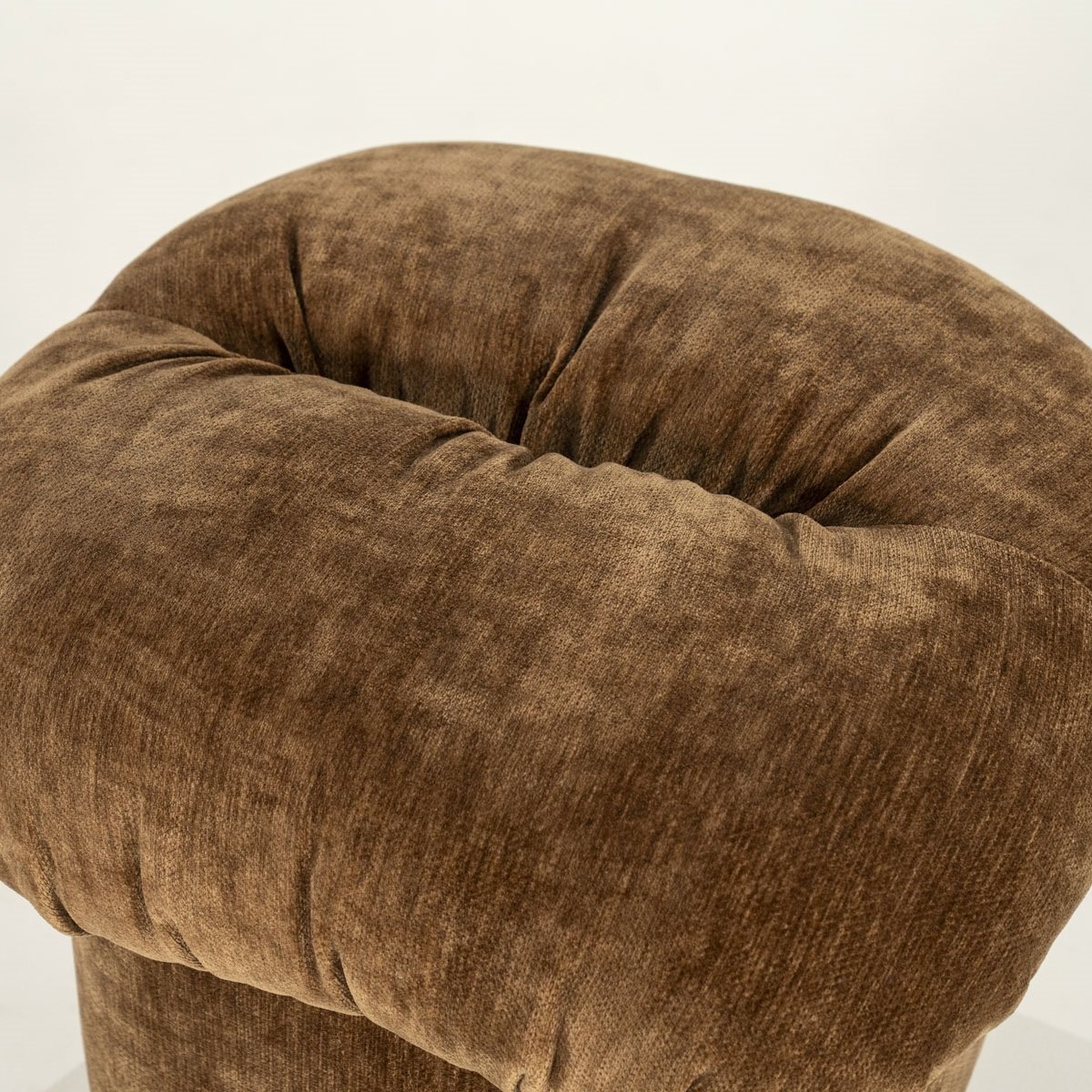 Pouf Nook H 47 cm senffarben Hocker Sitzhocker