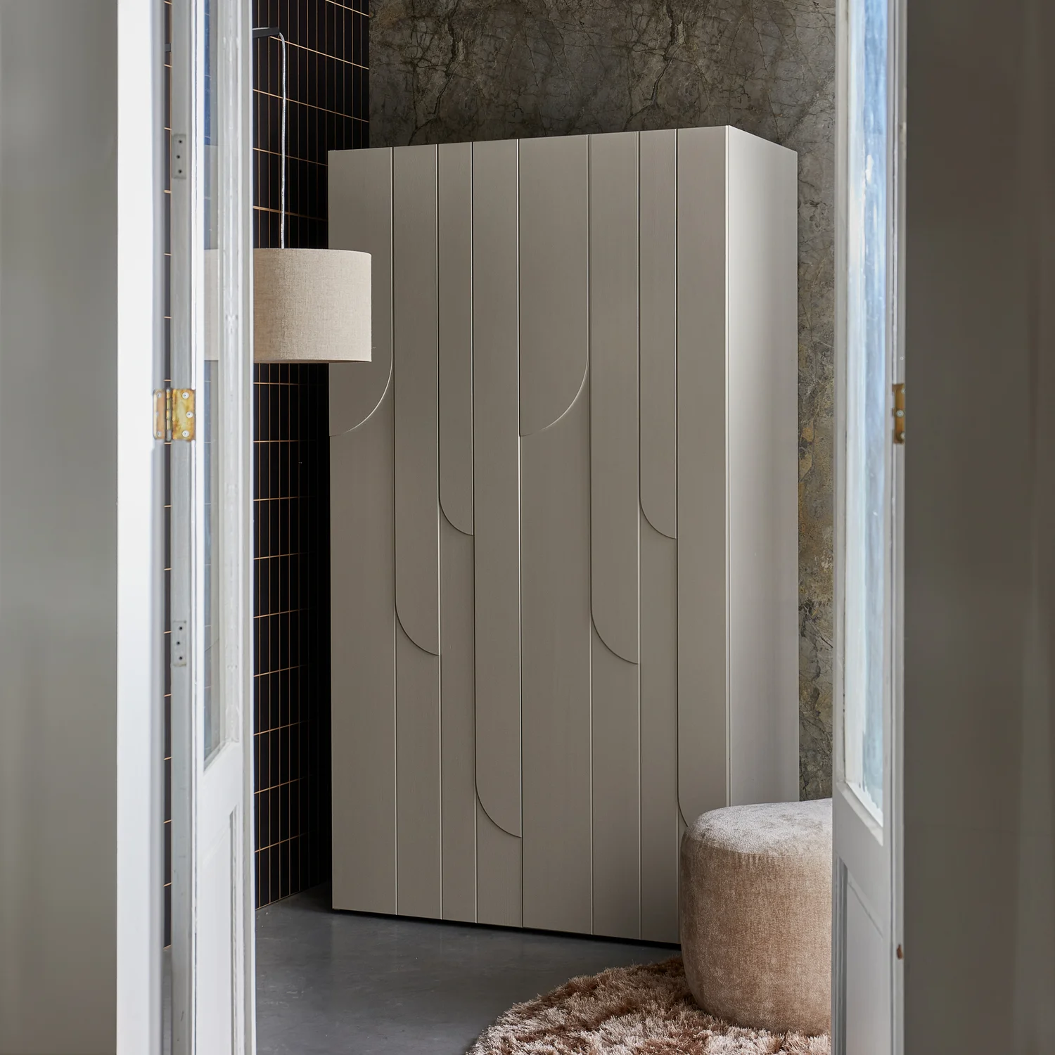Kleiderschrank RAIN II B 110 cm 2-türig Kleiderstange Kiefernholz staubgrau Aufbewahrungsschrank