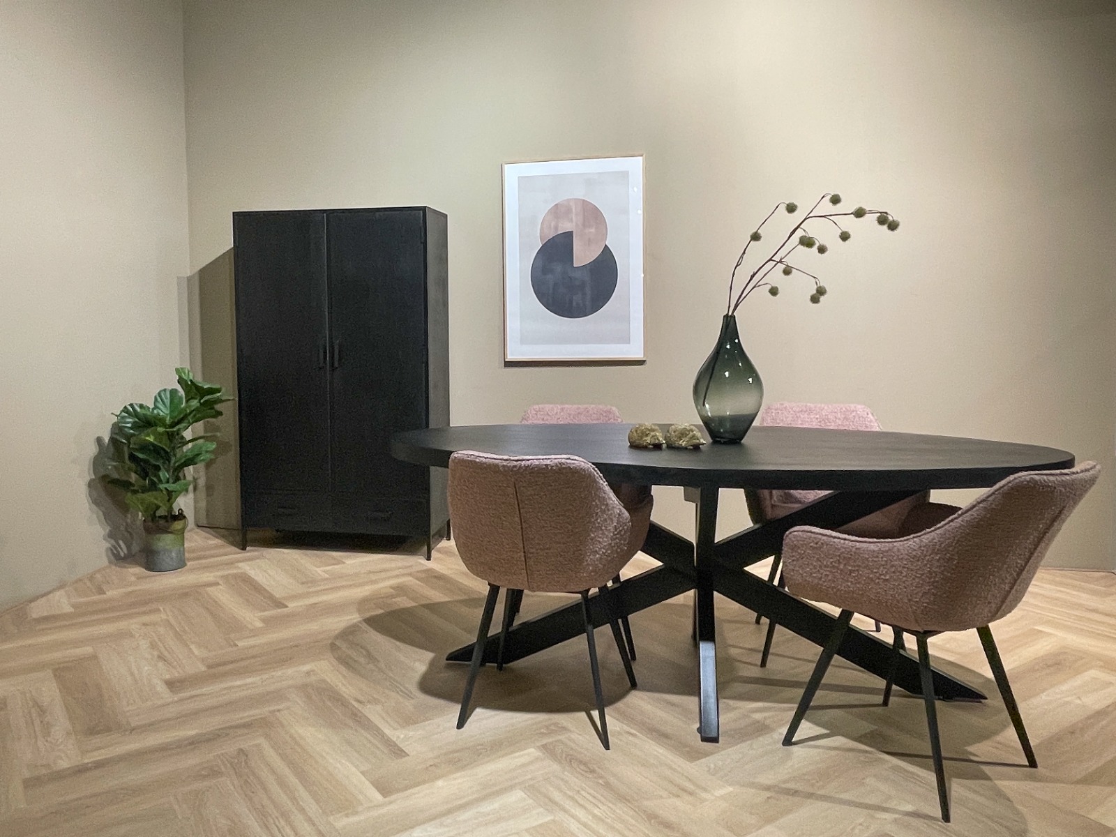 Esstisch Kala 160 x 90 cm Mangoholz schwarz