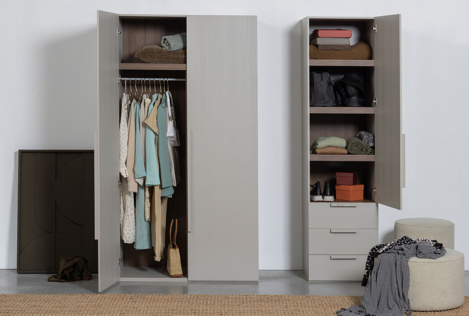 Schrank Kleiderschrank Rens H 210 cm Walnussfurnier kieselgrau Aufbewahrungsschrank