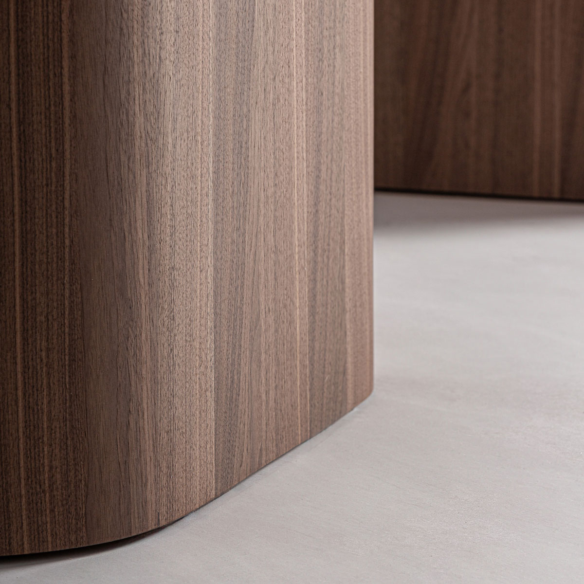 Esstisch ACIERA oval 247 x 110 cm Wallnussfurnier braun