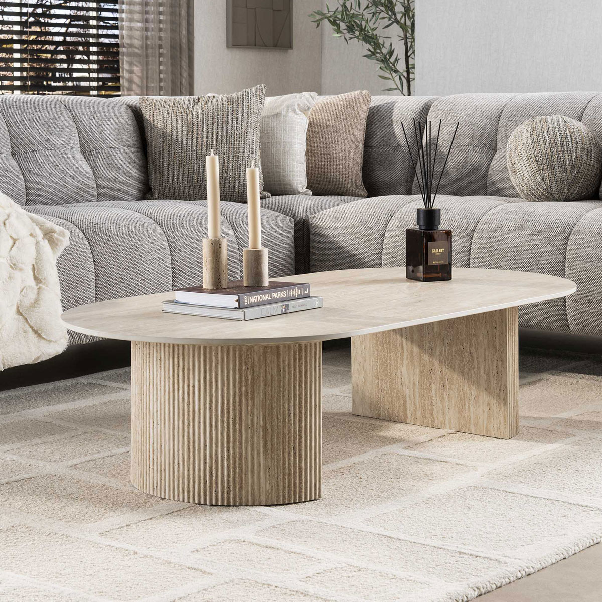 Couchtisch VERONA 135 x 70 cm oval Keramik Travertinoptik Halbmodbeine