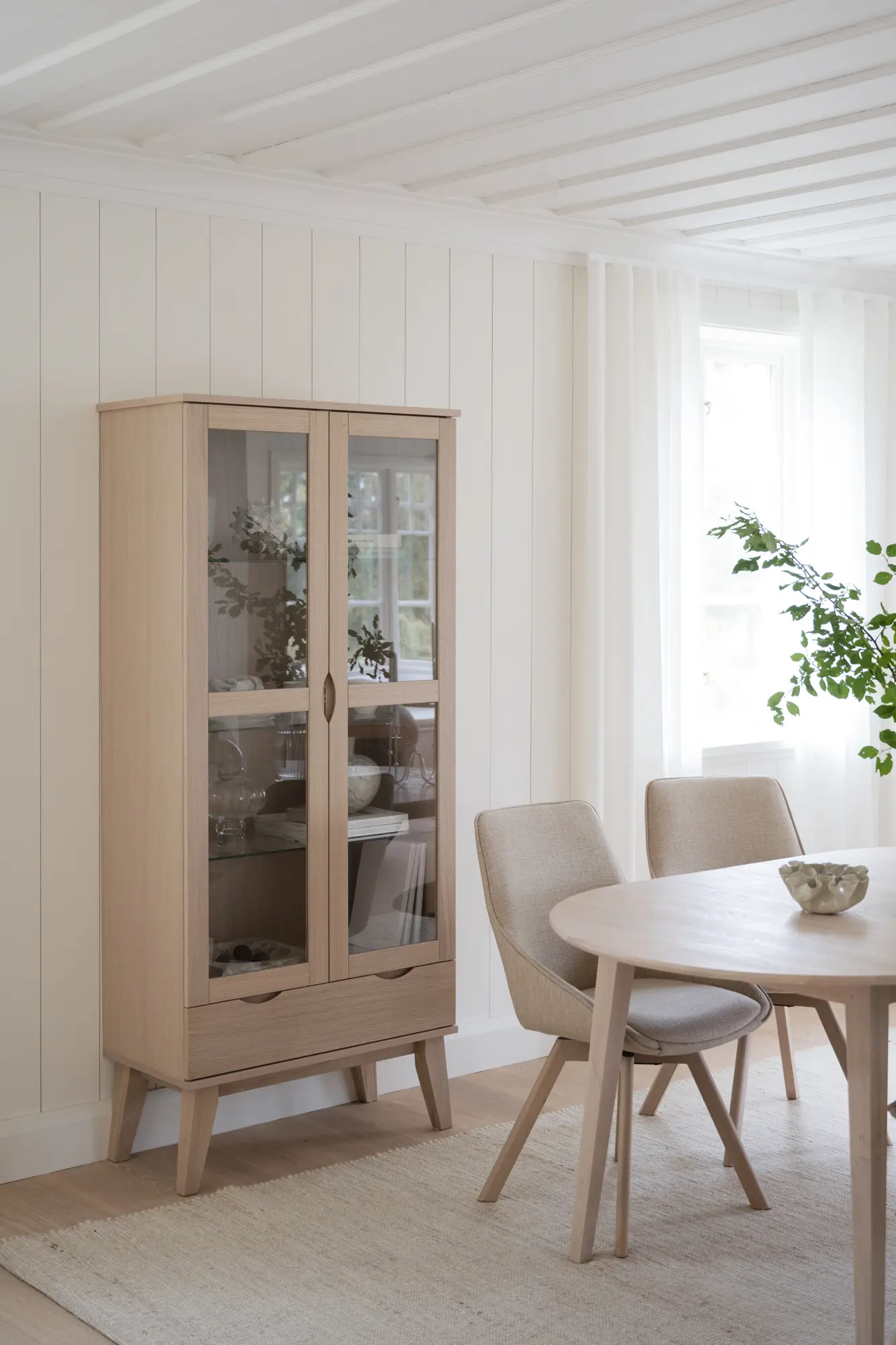 Vitrinenschrank VLIPPA H 185 cm mit 2 Türen Eiche white wash