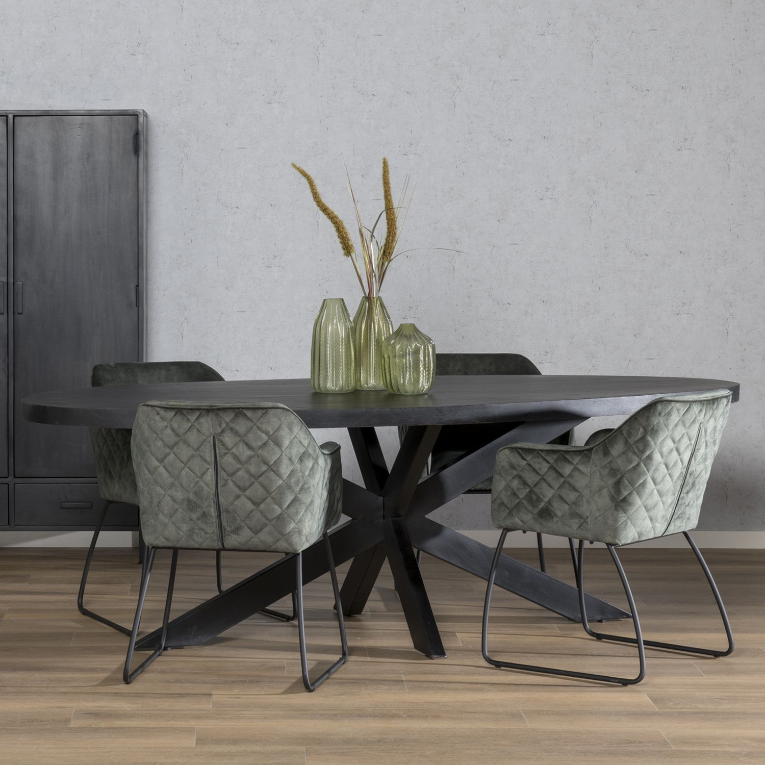 Esstisch Spider 180 x 90 oval Mango schwarz
