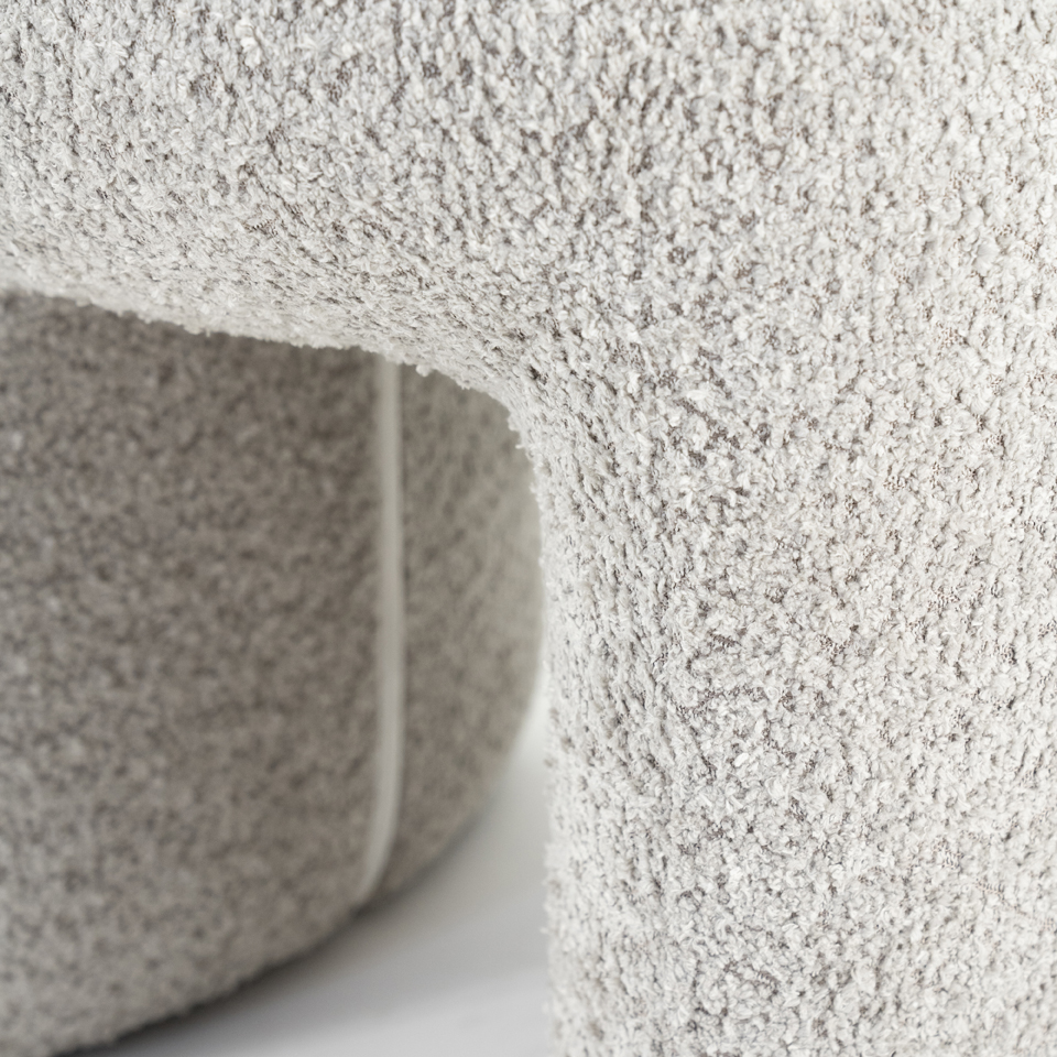 Hocker NASAHI Sitzhocker Bouclé Stoff taupe