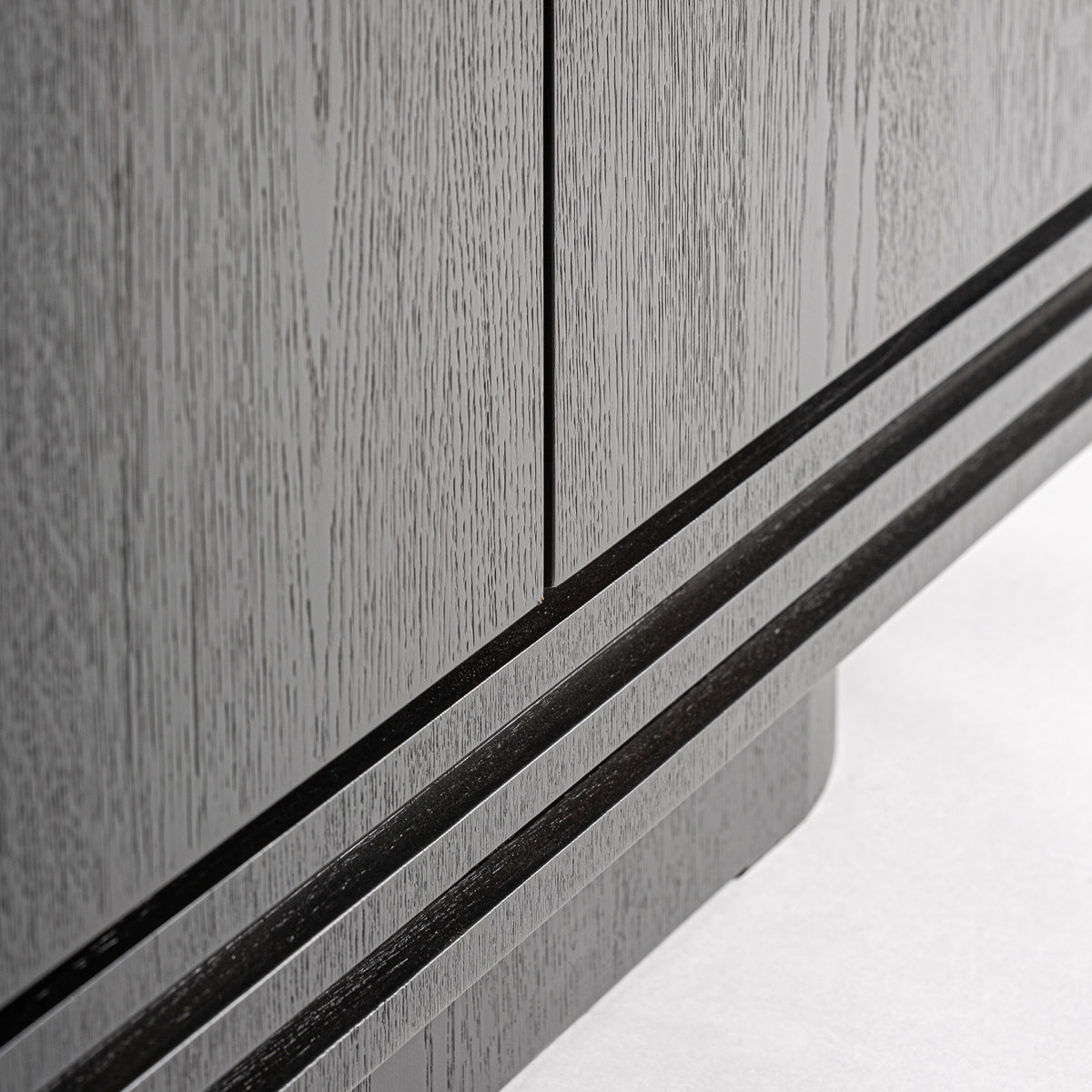 Schrank RIZE H 148 cm Eichenholz schwarz Highboard