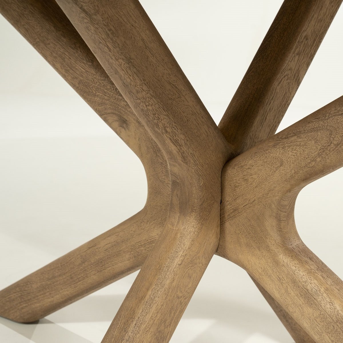 Esstisch Tycho oval 160 x 110 cm Mango Massivholz brauntöne
