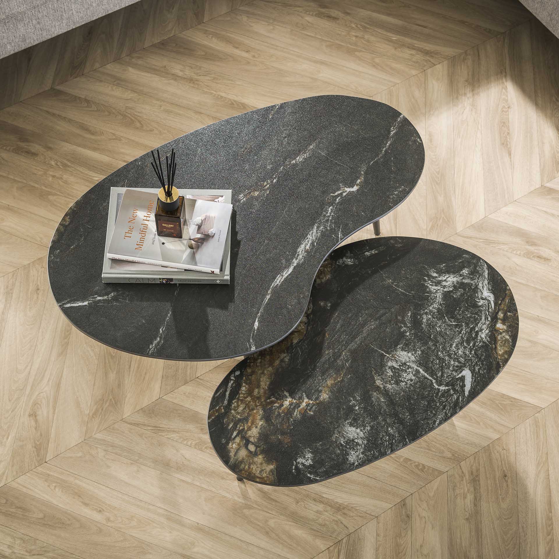 Couchtisch organisch 2´er Set CURVÉO Keramik Fossil
