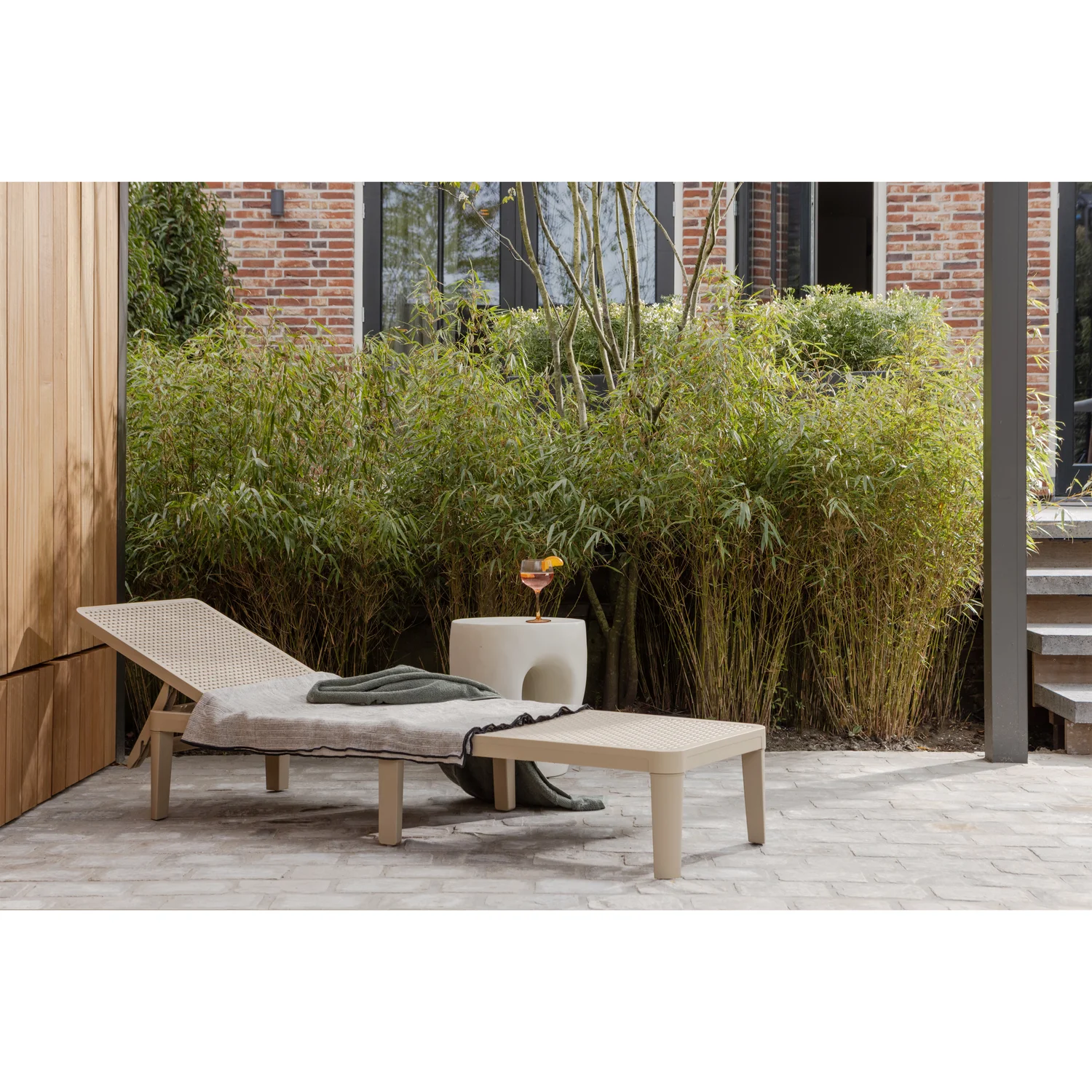 Gartenliege Sonnenliege JINTE 191 cm Kunststoff sandfarben