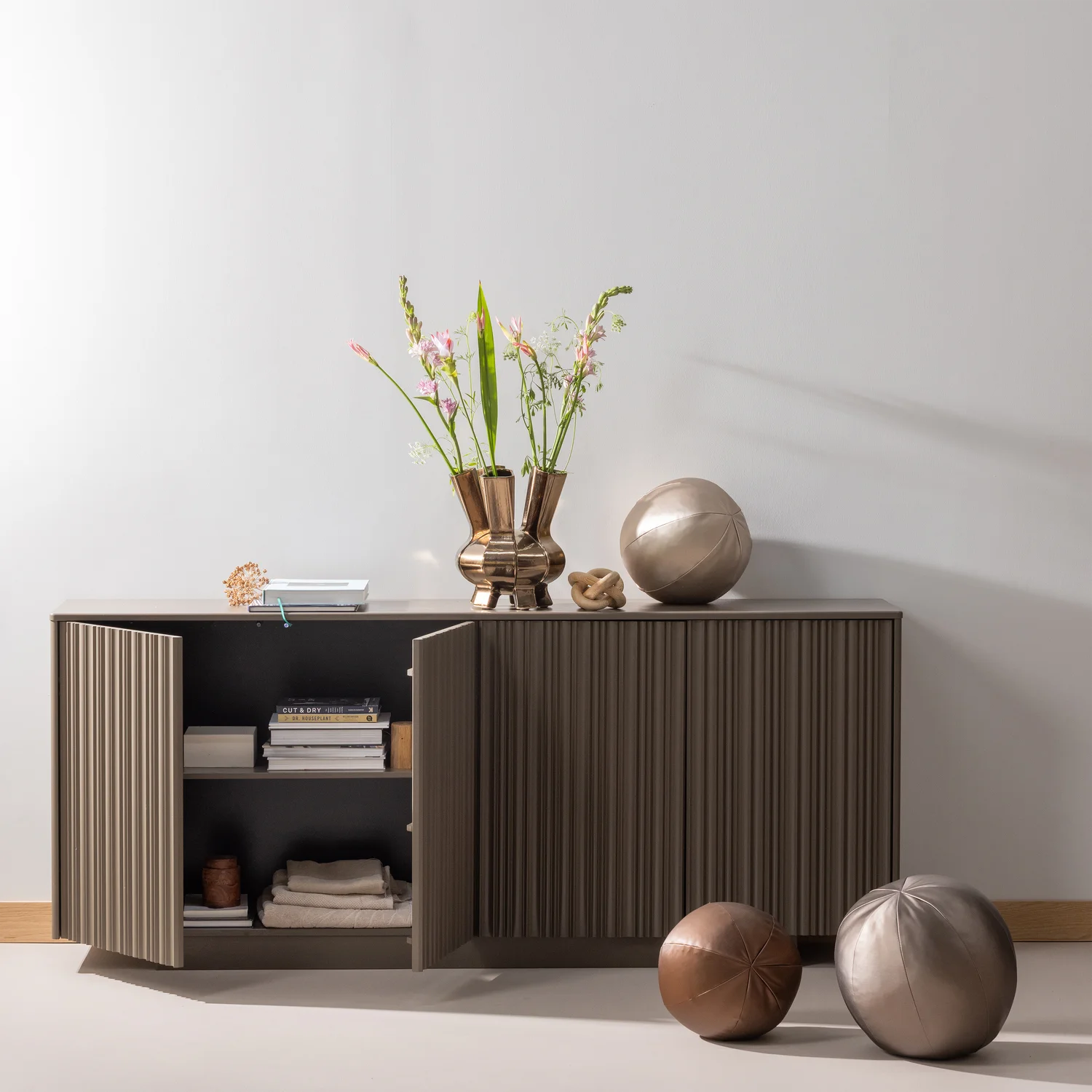 Kommode NOVA 200 cm mit 4 Türen Kiefer Massivholz trüffelbraun