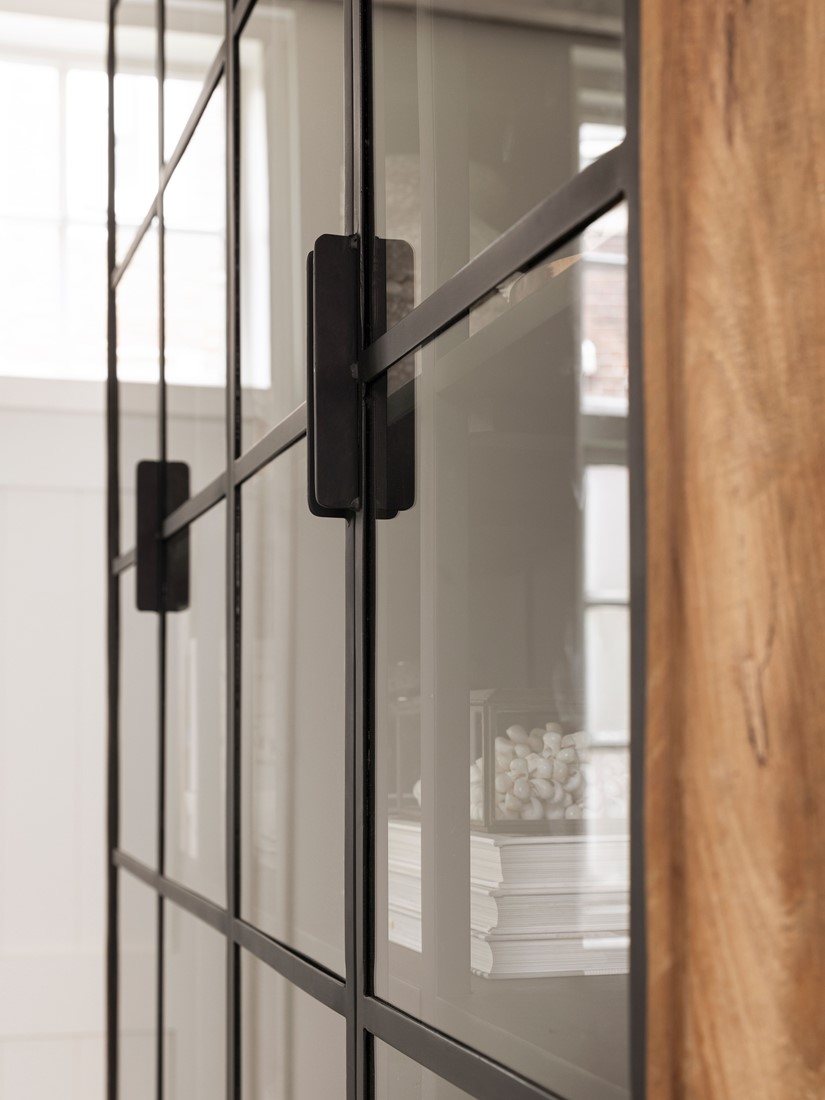 Vitrine Vitrinenschrank Evo H 220 cm recyceltes Teakholz Metall