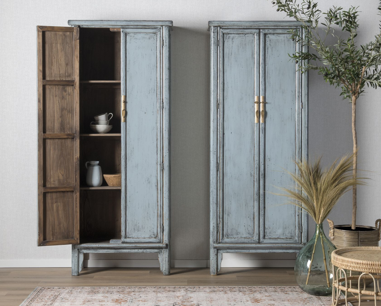 UNIKAT Schrank ICONS H 190 cm Unikat grau