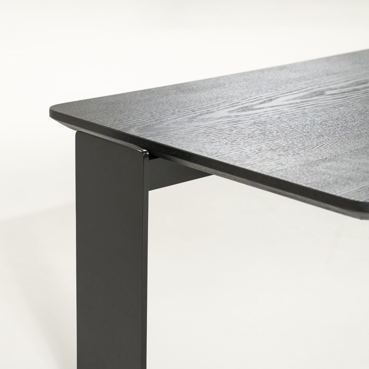 Couchtisch Robert 150 x 70 cm Eschenholz Furnier schwarz Metall 