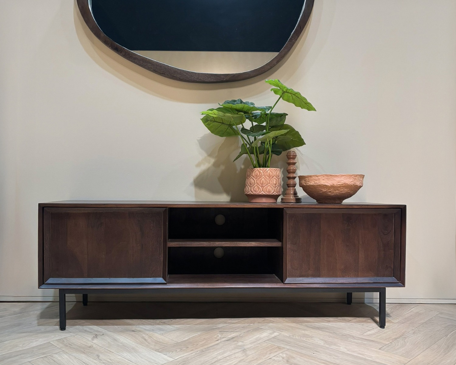 TV Möbel Lowboard Ravenstein 150 cm Mangoholz braun