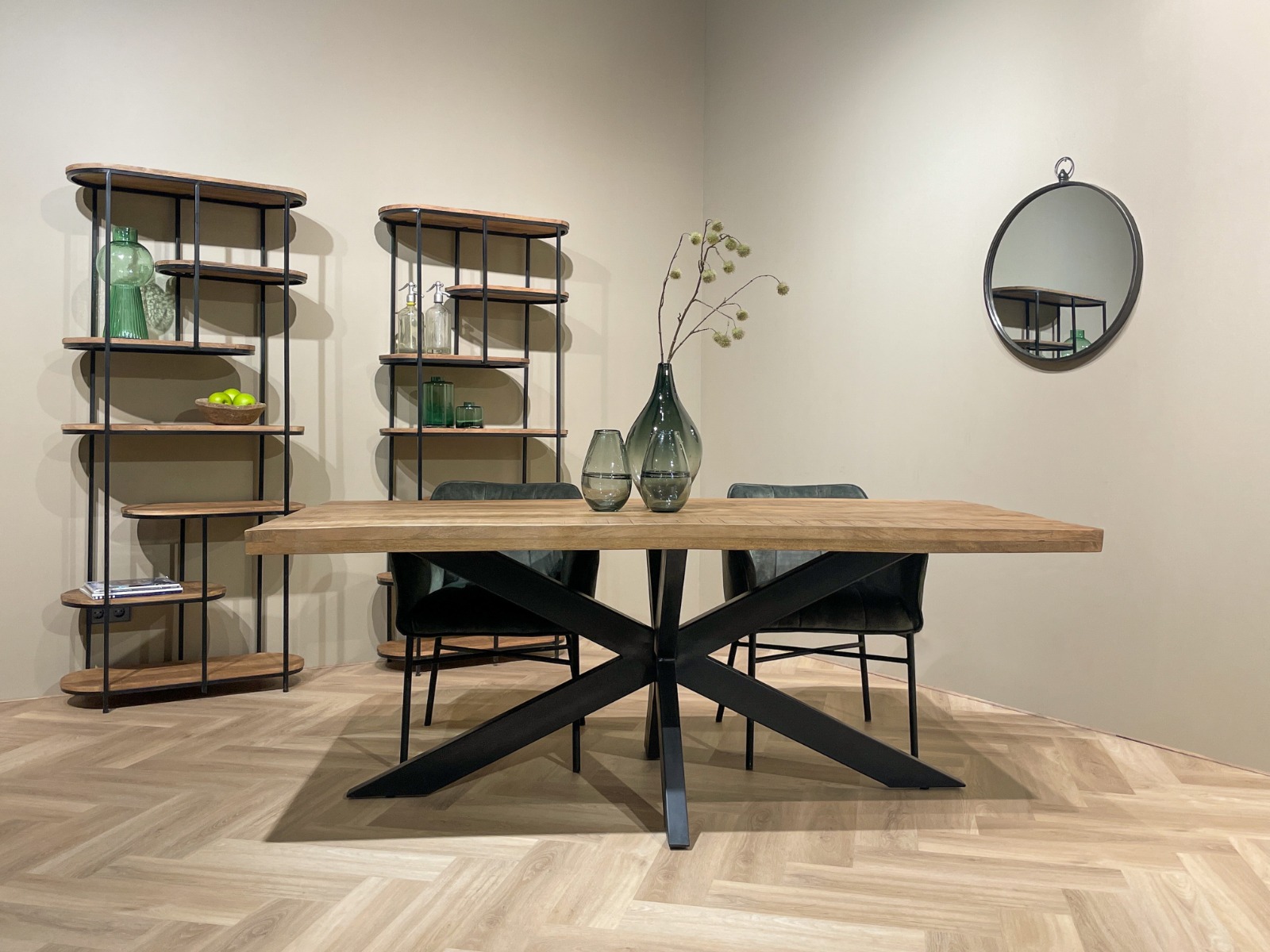 Esstisch Sturdy Spider 160 x 90 cm Mangoholz Metall