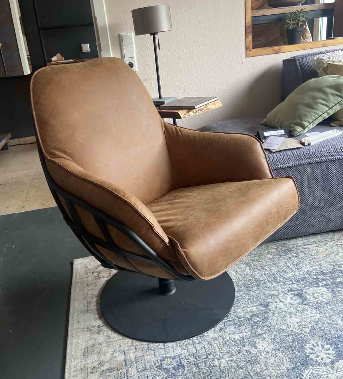 Exclusiver Sessel Jurgen drehbar CONCRETE Leder Ledersessel