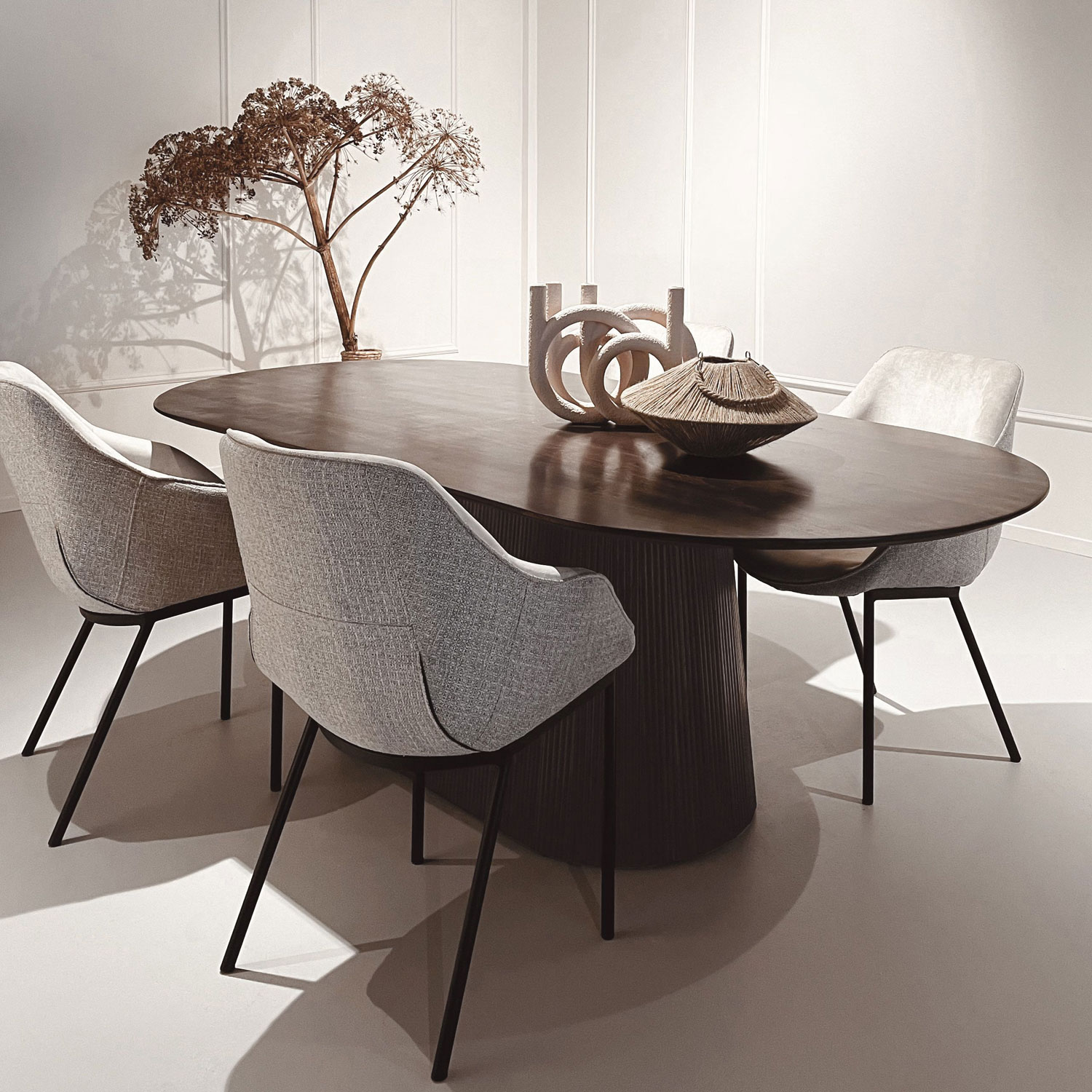 Esstisch Salvator oval 200 x 110 cm Mangoholz wallnuss