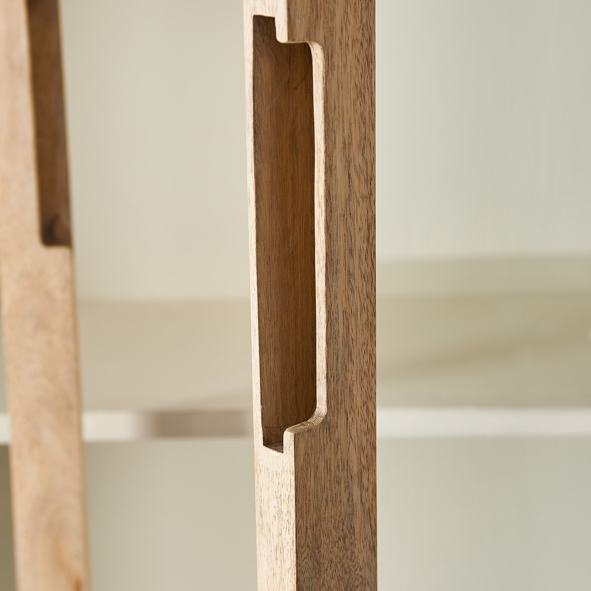 Rivièra Maison PACIFICA Vitrine 124 cm weiß natur mit Glastüren