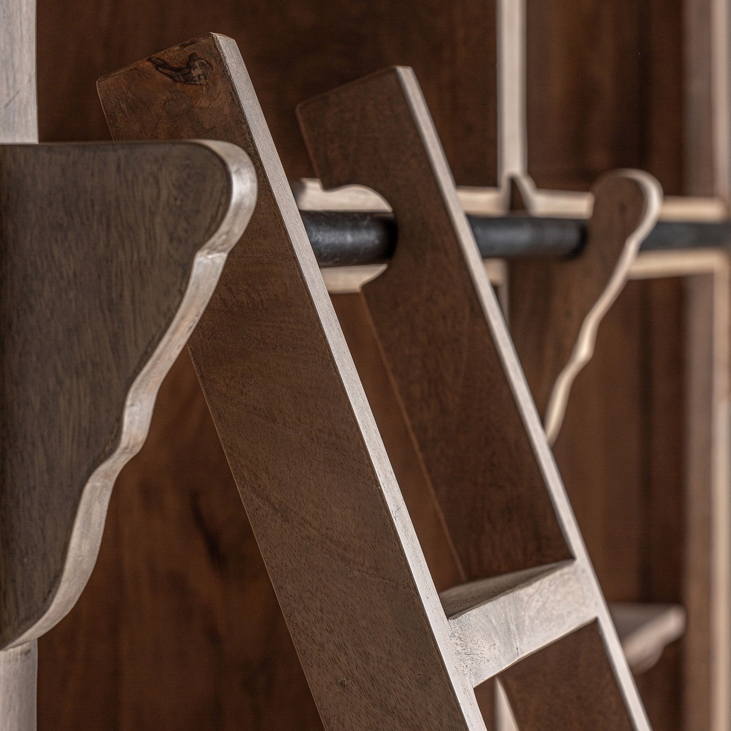 Bücherregal MANDERN aus Mangholz massiv