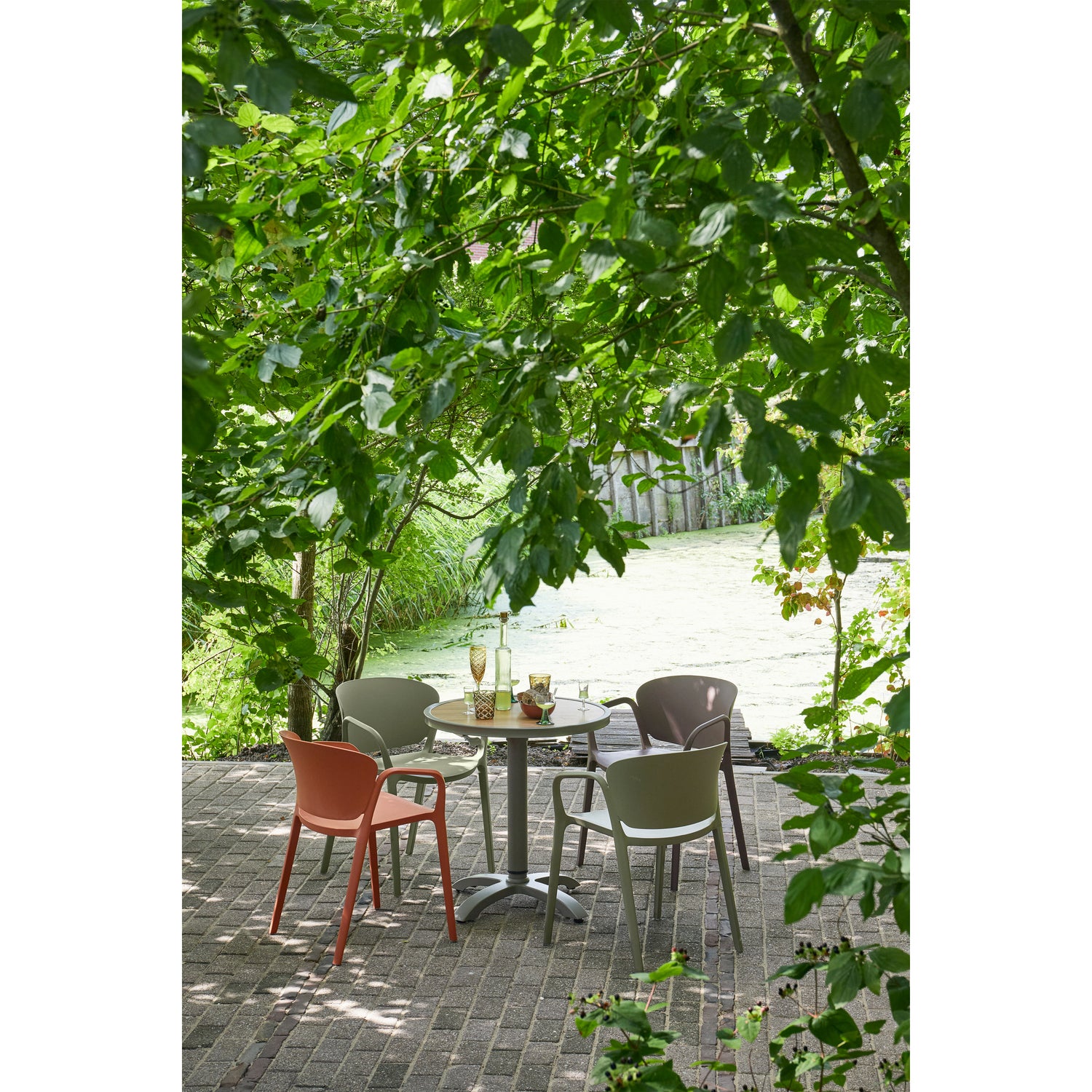 Gartenstuhl BENT Kunststoff grün stapelbar