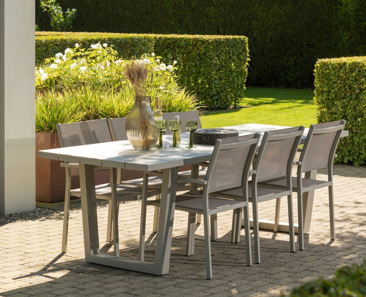 Gartenstuhl FOWL Aluminium stapelbar sandfarben