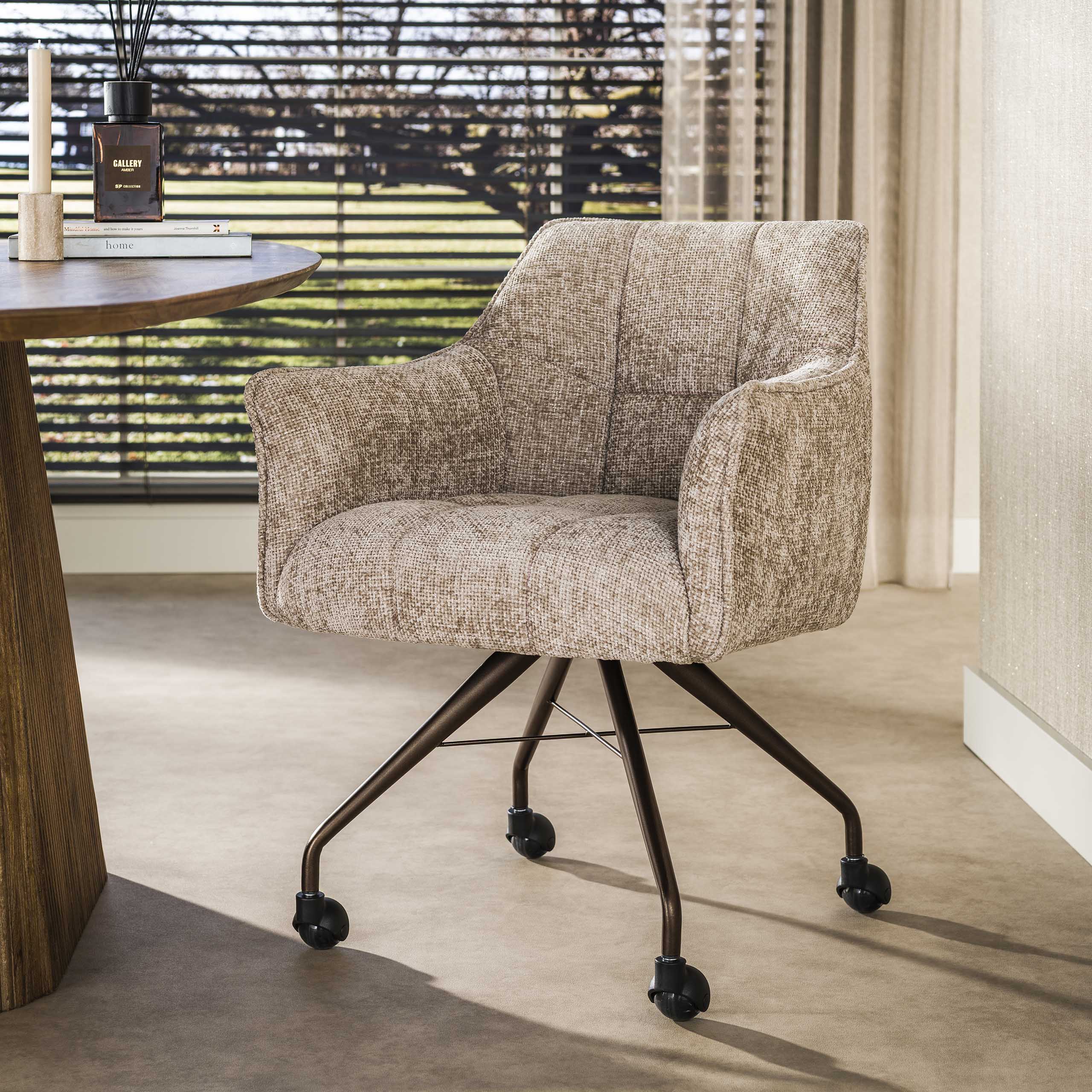 2er Set Armlehnstuhl Fino auf Rollen Chenille sand Beine braun