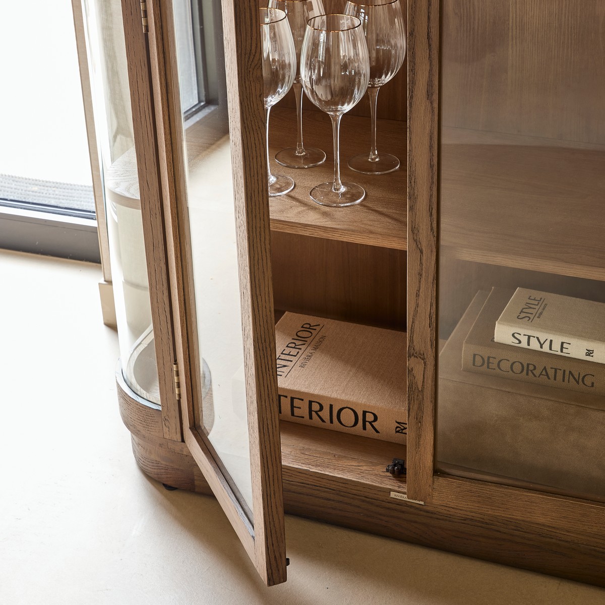 Vitrinenschrank Waldorf 110 cm aus recyceltem Eichenholz Braun