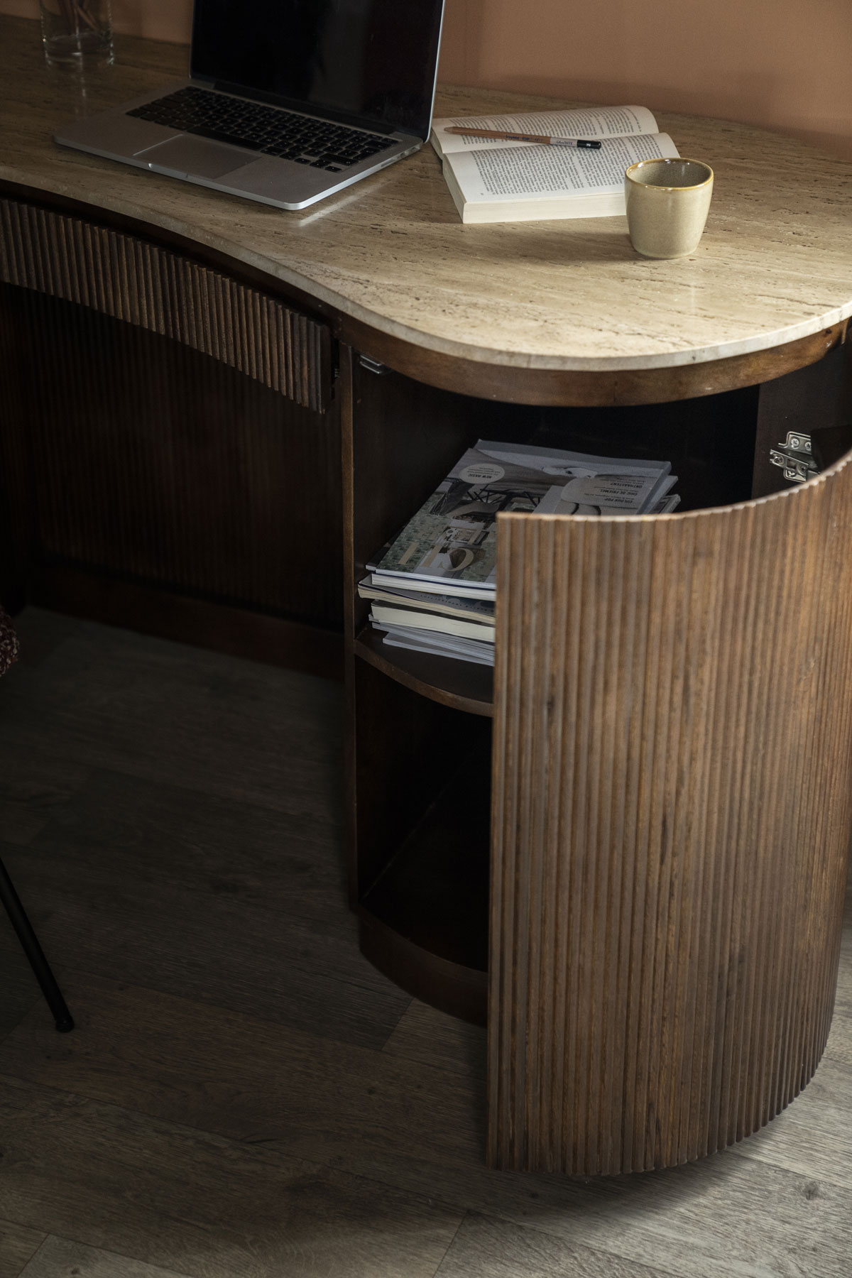 Schreibtisch Mari 129 x 60 cm Mangoholz braun Travertin
