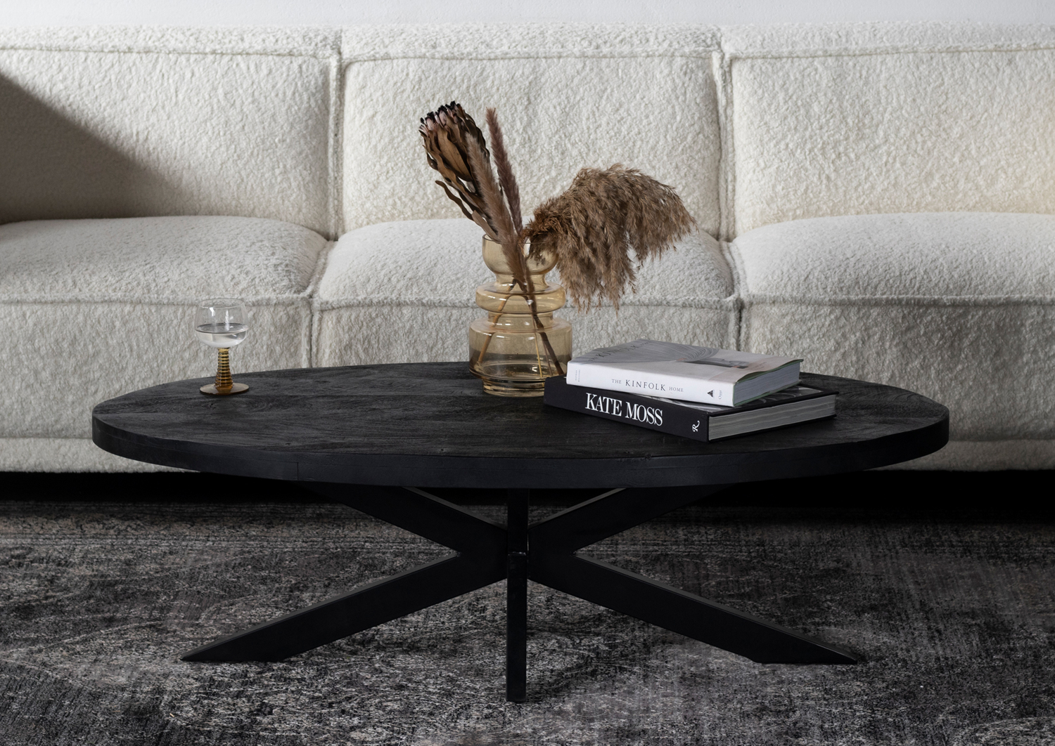 Couchtisch MADISON oval 130 x 70 cm Mangoholz schwarz