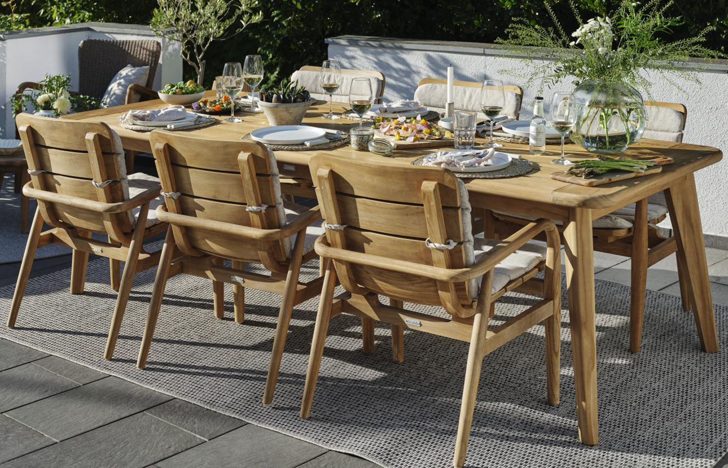 PREMIUM Lilja Gartentisch Teakholz 240 x 100 cm Teaktisch massiv