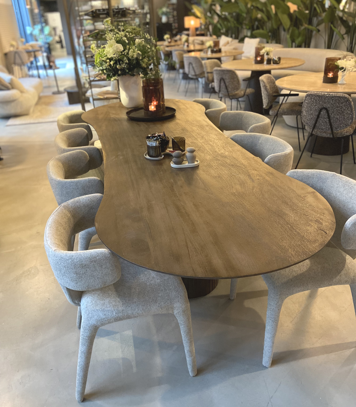 Esstisch LAMOUS organisch 300 x 110 cm Mango Massivholz