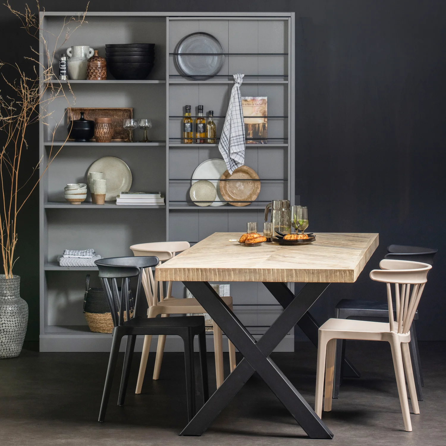 Esstisch TABLO ALKMAAR 220 x 90 cm Mangoholz white wash Metallbeine