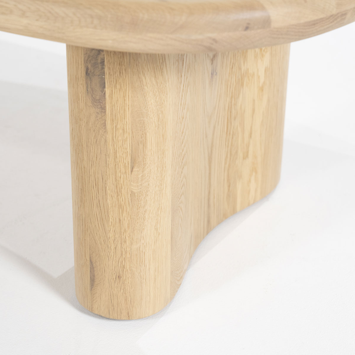 Couchtisch Josh 140 x 60 cm organische Form Eiche Holz Furnier hellbraun