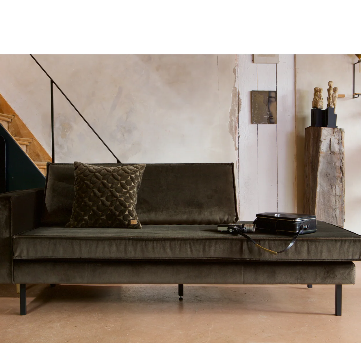 Sofa Chaiselongue RODEO Recamiere Samt dunkelgrün links Tagesbett