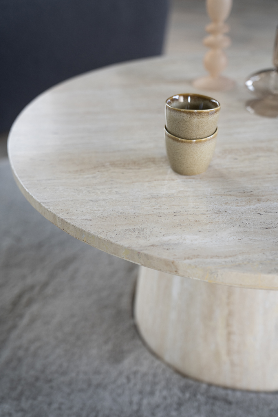 Couchtisch Laimee rund Ø 70 cm Travertin Naturstein