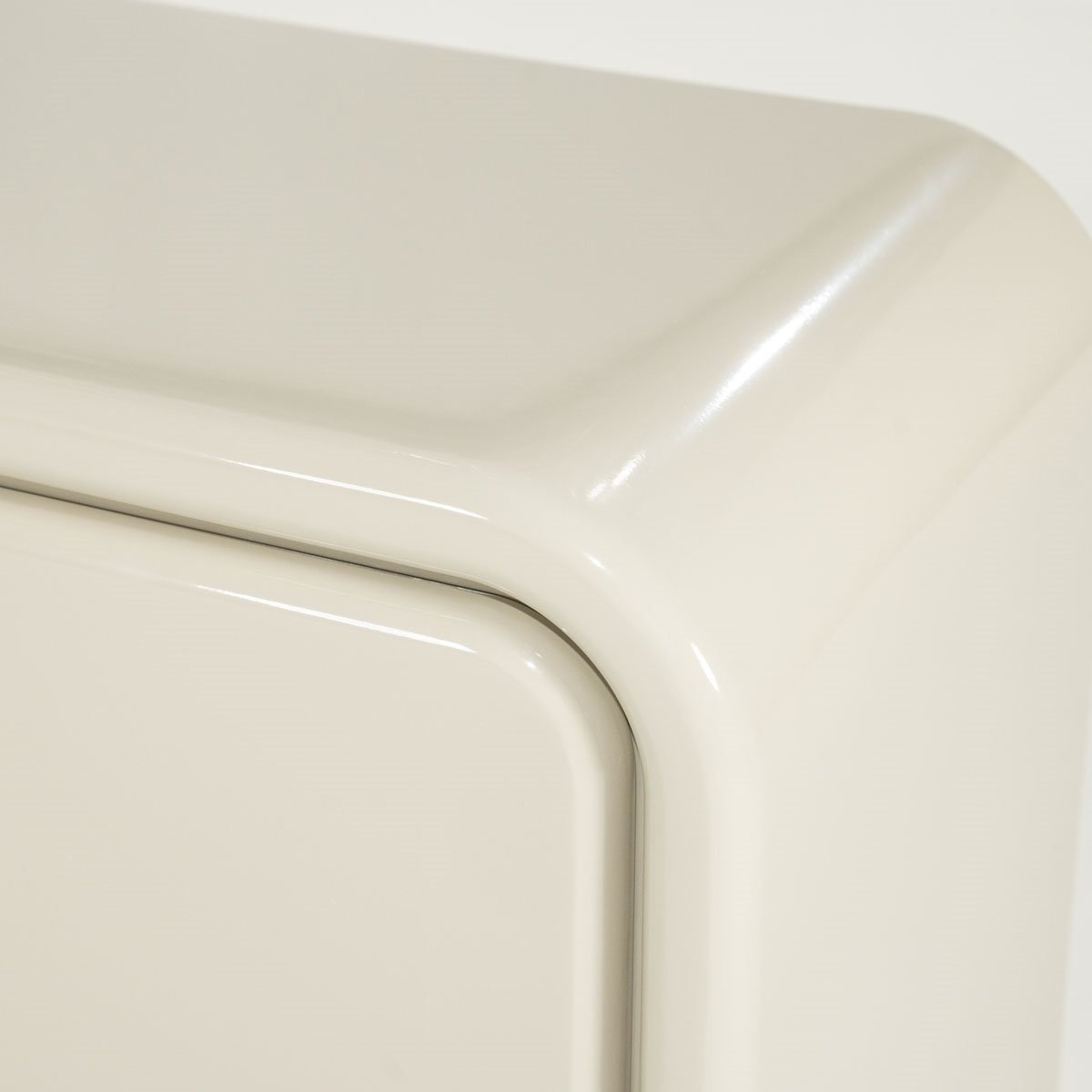 Kommode Gubby 120 cm mit 2 Türen MDF High Gloss beige