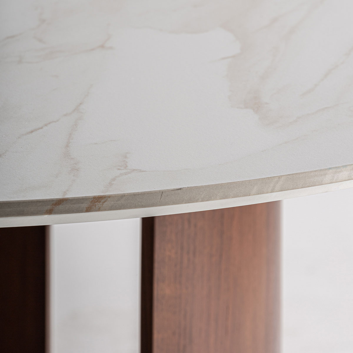 Esstisch LHERM rund Ø 150 cm weißer Feinsteinzeug - Porzellan-Keramik