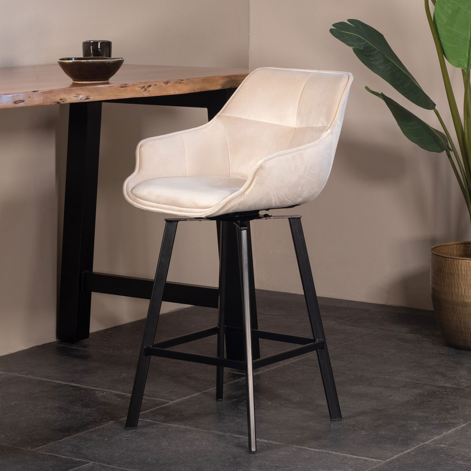 Barhocker Shannon drehbar SH 65 cm Samt champagner