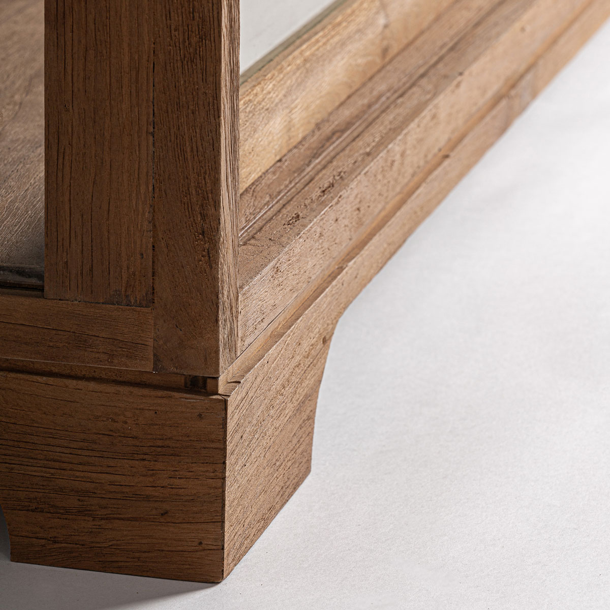 Vitrinenschrank BROICH H 220 cm Teakholz Vitrine Schrank