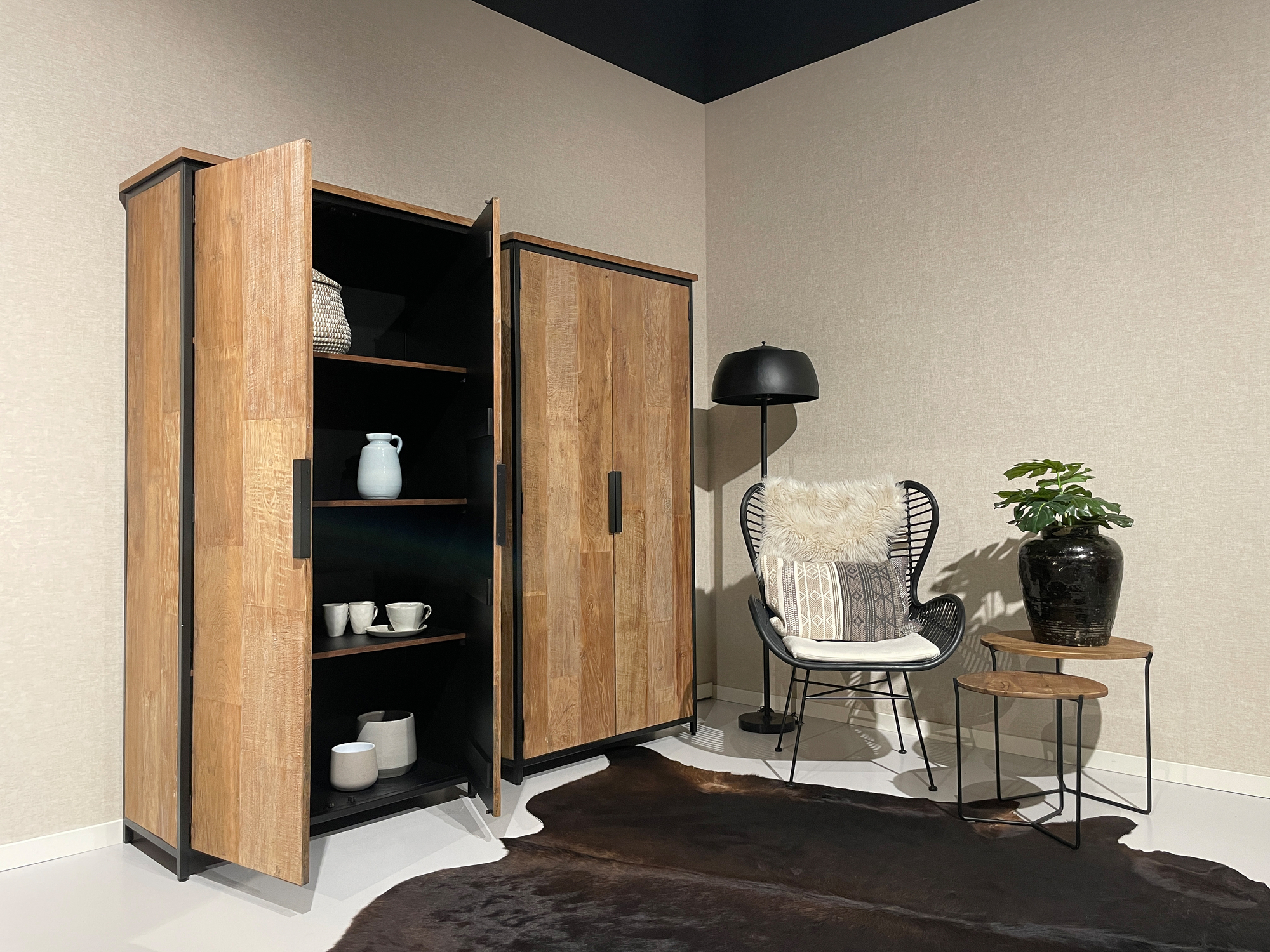 Schrank Tomar H 195 cm Teakholz  